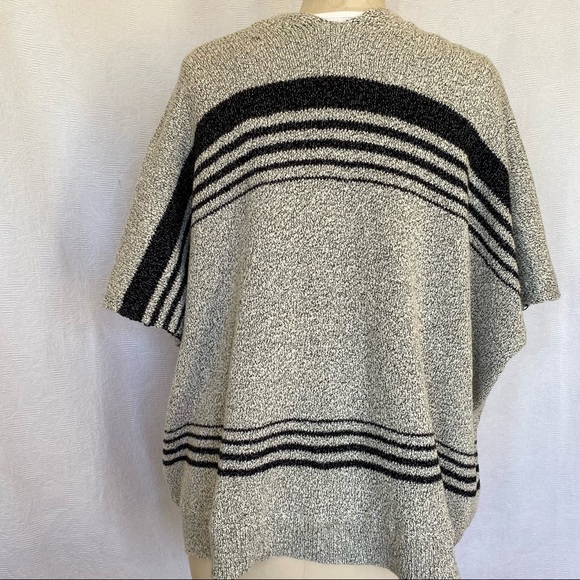 Community Aritzia XS-M poncho sweater cotton/poly salt and pepper - Picture 4 of 8